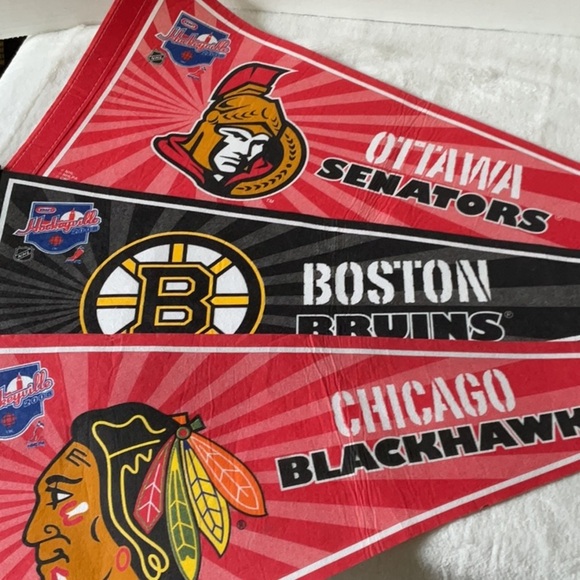 NHL Red and Black Game Pennants - Picture 1 of 10